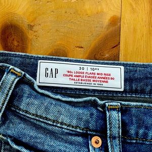 GAP 90s loose fit mid rise jean size 10